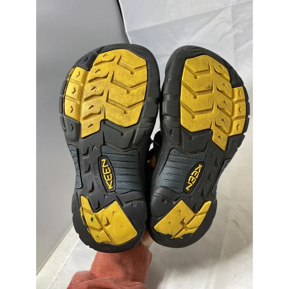 Keen Big Kids Newport H2 Waterproof Hiking Sandals Blue Black Closed Toe Size 3